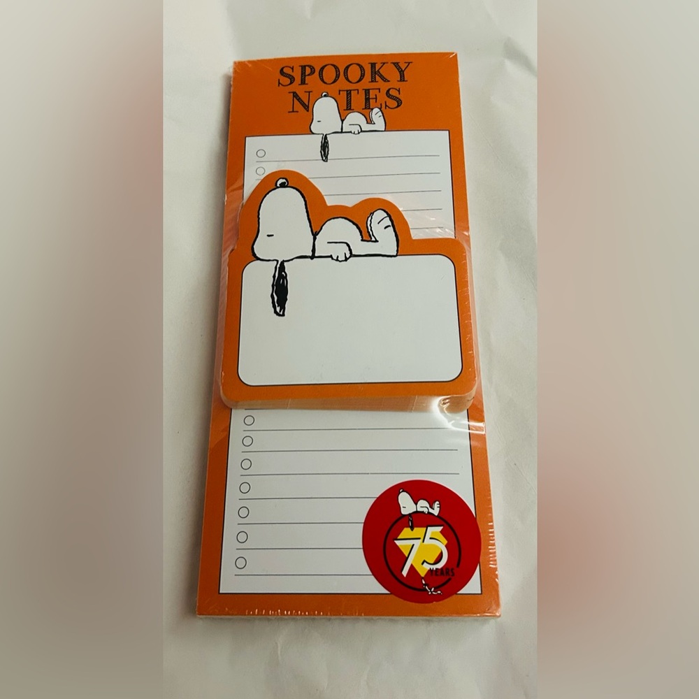 New Peanuts Lined Snoopy Pad "Spooky Notes" 2 Pads Graphique made in Vietnam